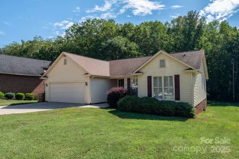 217 Rock Creek Dr, Lincolnton, NC 28092