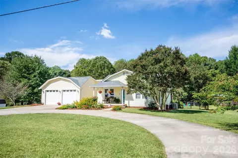 587 Jane Sowers Rd, Statesville, NC 28625