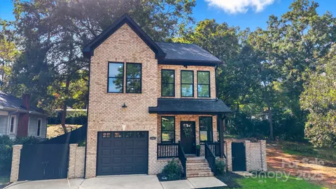 1443 Kingsley Dr, Albemarle, NC 28001