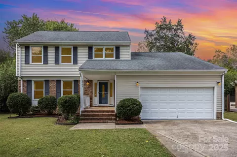 8901 Nightingale Ln, Charlotte, NC 28226