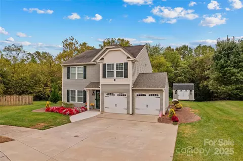 1474 Winter Dr, Statesville, NC 28677