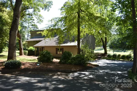 100 Fairway Rdg, Clover, SC 29710