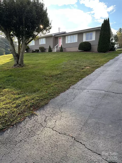 450 Case Cove 85 Rd #85, Candler, NC 28715