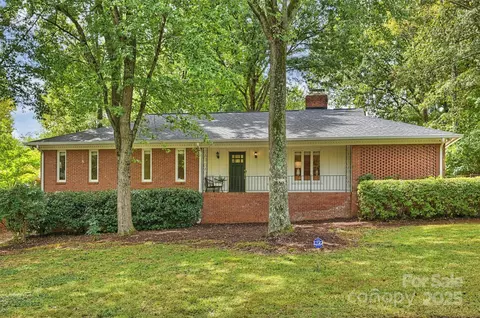 6400 Palace Dr, Charlotte, NC 28211