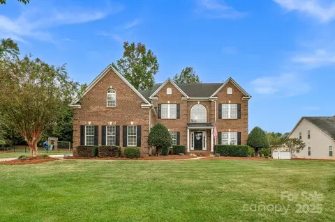 11903 Canter Dr, Charlotte, NC 28227