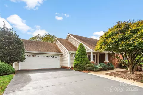 1113 Citation Cir, Hendersonville, NC 28739