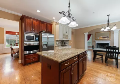 Kitchen - 7133 Gildhall Ct, Denver, NC 28037 photo 4 of 5