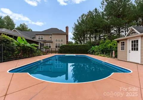 Exterior - 7133 Gildhall Ct, Denver, NC 28037 photo 3 of 13