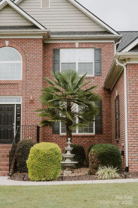 Exterior - 7133 Gildhall Ct, Denver, NC 28037 photo 1 of 13