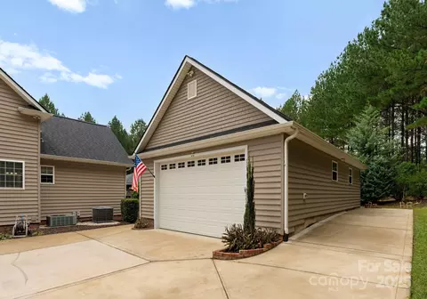Exterior - 7133 Gildhall Ct, Denver, NC 28037 photo 11 of 13