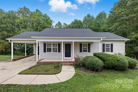 1015 E Academy St, Cherryville, NC 28021