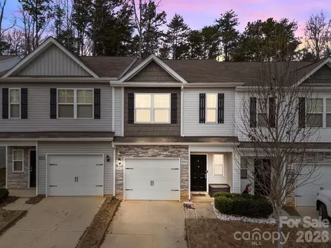 8105 Alderton Ln, Charlotte, NC 28215
