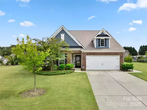 211 Samuel St, Matthews, NC 28104
