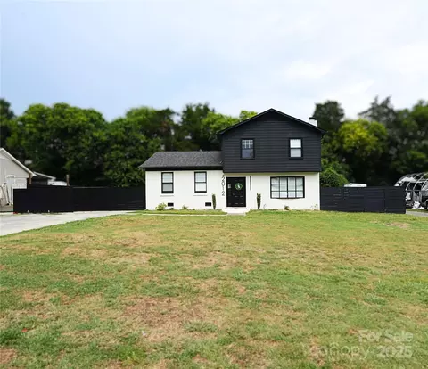 2012 Bangor Rd, Charlotte, NC 28217