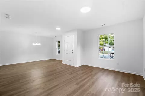 Living - 850 Sinclair Dr, Monroe, NC 28112 photo 2 of 10