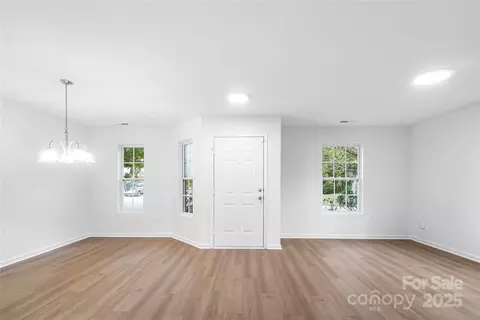 Living - 850 Sinclair Dr, Monroe, NC 28112 photo 1 of 10