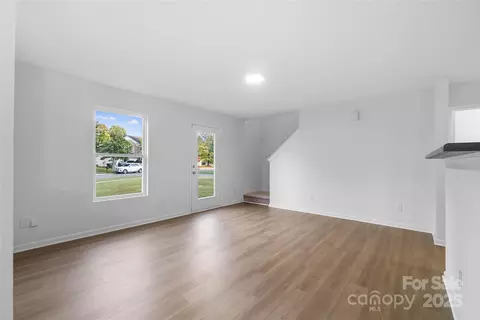 Living - 850 Sinclair Dr, Monroe, NC 28112 photo 5 of 10