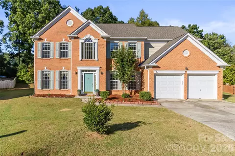 2932 Wheat Meadow Ln, Charlotte, NC 28270