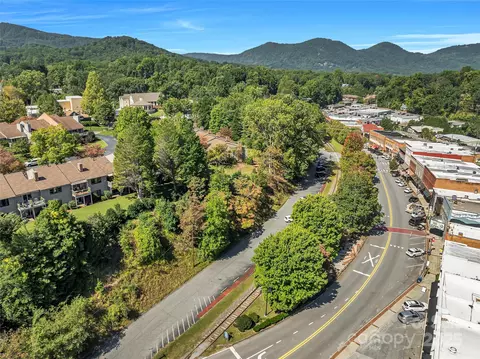 View/Area - 77 Chestnut 303 St #303, Tryon, NC 28782 photo 4 of 6