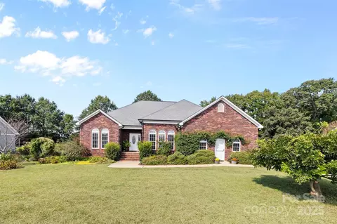 17427 Purser Dr, Locust, NC 28097