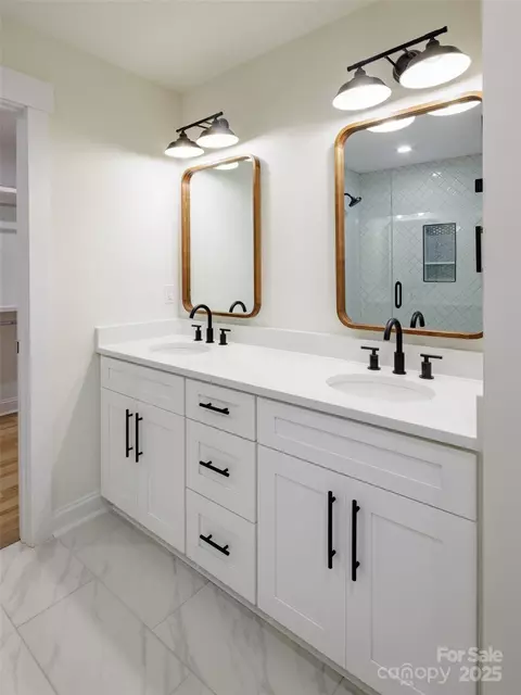 Bath - 5891 Vinewood Rd, Davidson, NC 28036 photo 1 of 3