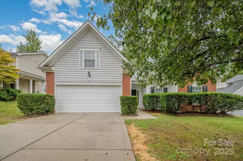6043 Shining Oak Ln, Charlotte, NC 28269