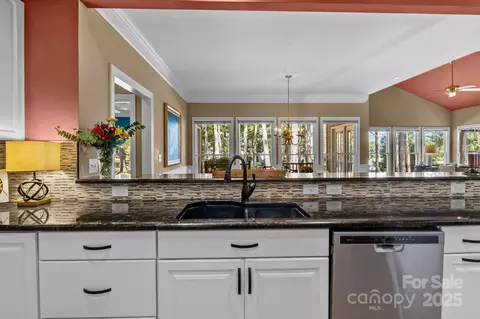 Kitchen - 17405 Springwinds Dr, Cornelius, NC 28031 photo 5 of 6