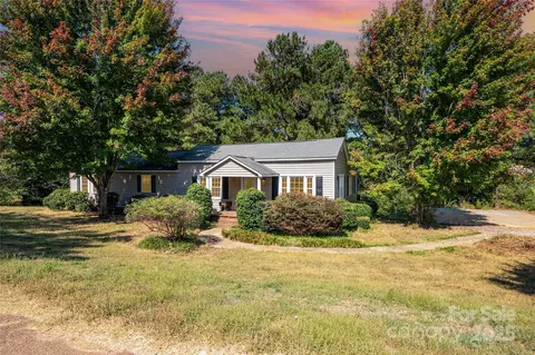 4562 Foster Blackmon Dr, Heath Springs, SC 29058