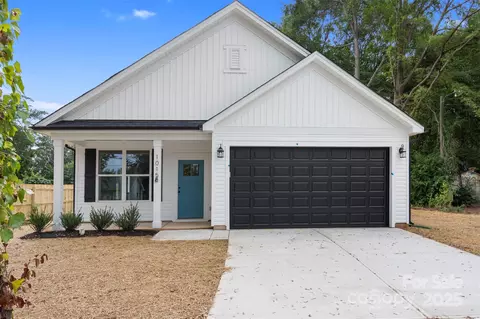 1015 Hoover Ave, Mount Holly, NC 28120