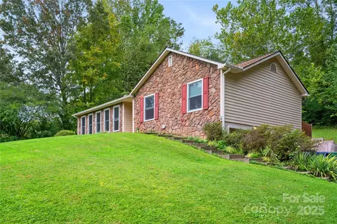 112 Asvista Dr, Candler, NC 28715