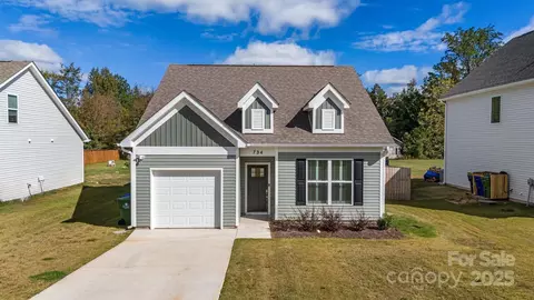 734 Brown St, Lexington, NC 27292