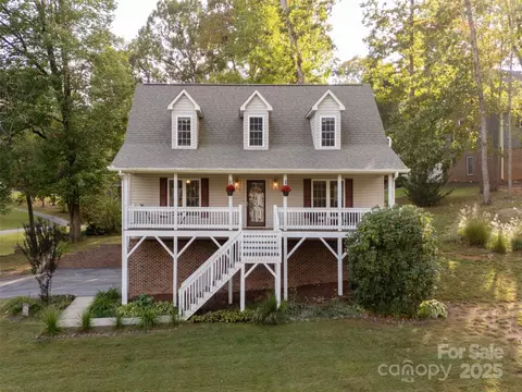 25 Brierfield Dr, Candler, NC 28715