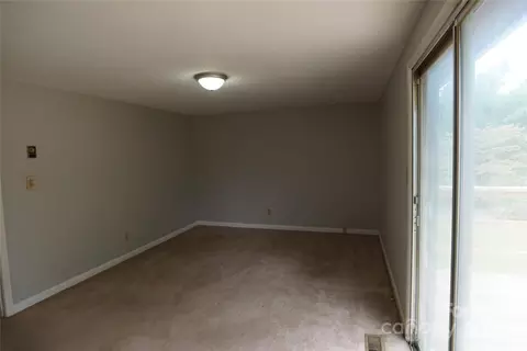 Living - 1605 3rd Ne St NE, Conover, NC 28613 photo 2 of 6