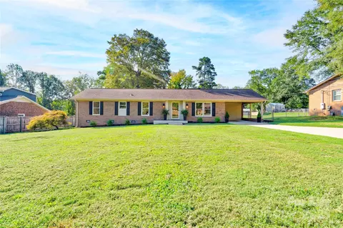 1612 N Oak Dr, Shelby, NC 28150