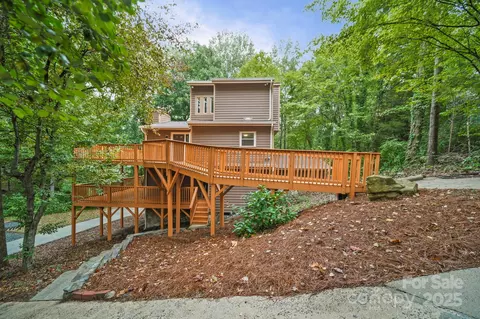 8012 Briardale Dr, Charlotte, NC 28212