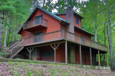 34 Leisure Ln, Weaverville, NC 28787