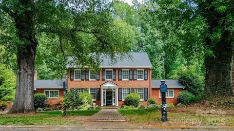 901 Woodlawn Dr, Lexington, NC 27292