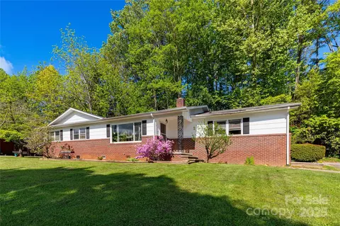 158 Morning Dr, Waynesville, NC 28786