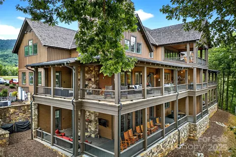 275 Clubhouse C202 Ln #C202, Mill Spring, NC 28756