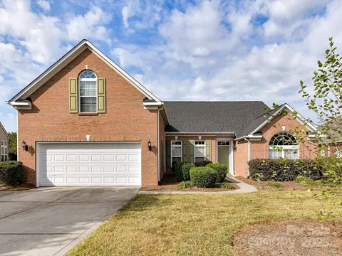 215 Wood Lake Dr, Monroe, NC 28110