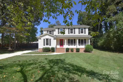 8409 Herb House Ct, Charlotte, NC 28227