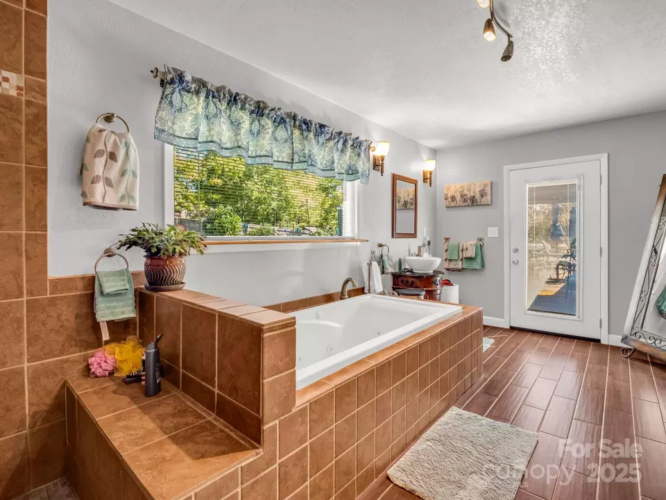 Bath - 95 Pensacola Ave, Arden, NC 28704 photo 1 of 4