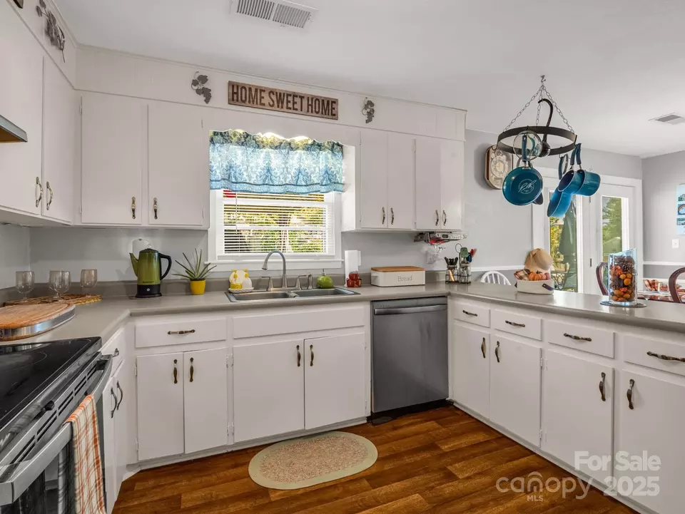Kitchen - 95 Pensacola Ave, Arden, NC 28704 photo 2 of 3