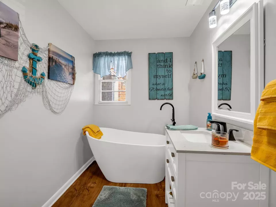 Bath - 95 Pensacola Ave, Arden, NC 28704 photo 4 of 4
