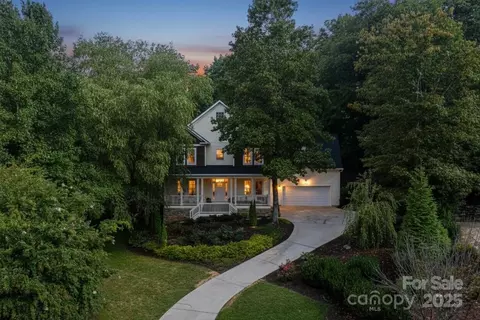 20 Rosebay Ln, Asheville, NC 28803
