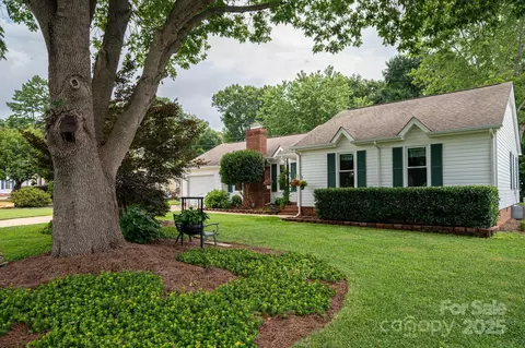 2618 Cherokee Ct, Gastonia, NC 28056