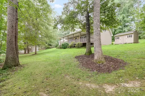 163 Terrace Field Trl, Flat Rock, NC 28731