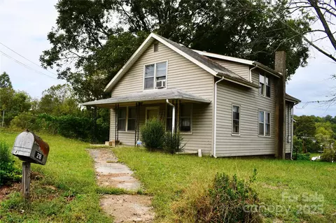 218 Hudgins St, Marion, NC 28752
