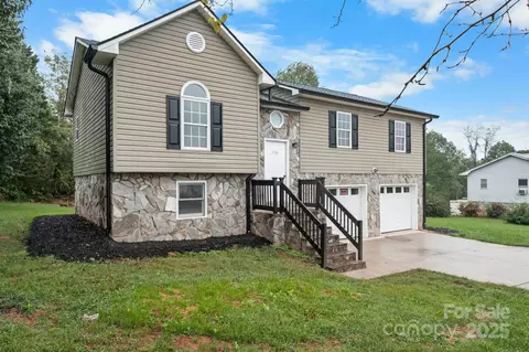 3784 Pennsylvania Ave, Lenoir, NC 28645