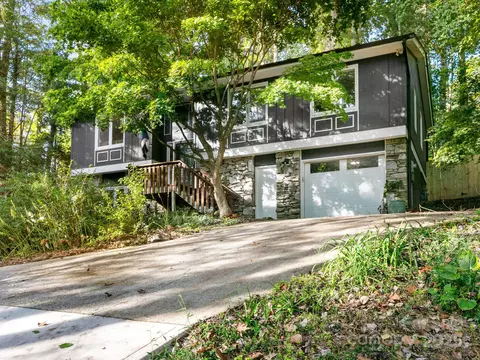 18 Mayfair Pl, Arden, NC 28704